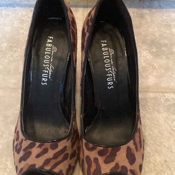 Fabulous-Furs Heels - 6 - Picture 5 of 7